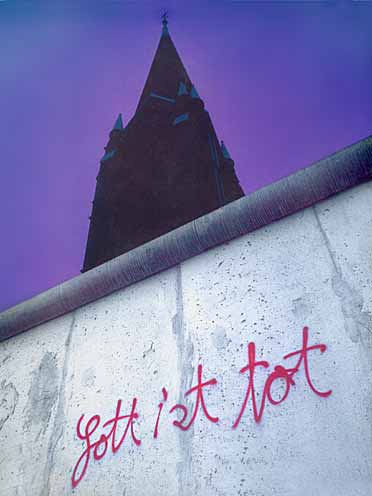 Über Gott und die Welt - Graffito auf Berliner Mauer: "Gott ist tot"