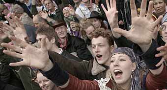 Rosenmontagszug Köln 2003 Kamellesammler