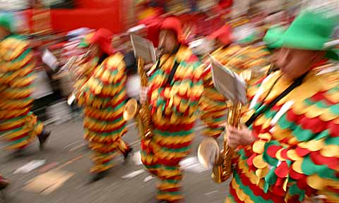 Rosenmontagszug Köln 2003 Spielmannszug