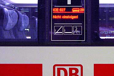 Die Bahn - LED-Anzeige an ICE: Nicht einsteigen