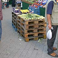 Berlin-Kreuzberg - Türkischer Obst- und Gemüseladen am Moritzplatz