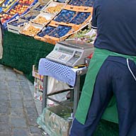 Berlin-Kreuzberg - Türkischer Obst- und Gemüseladen am Moritzplatz