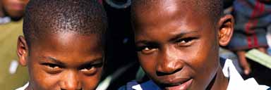 Khayelitsha Südafrika zwei Jungen